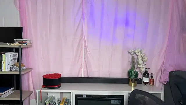 SashaEstrella online show from 28, 3, 2026