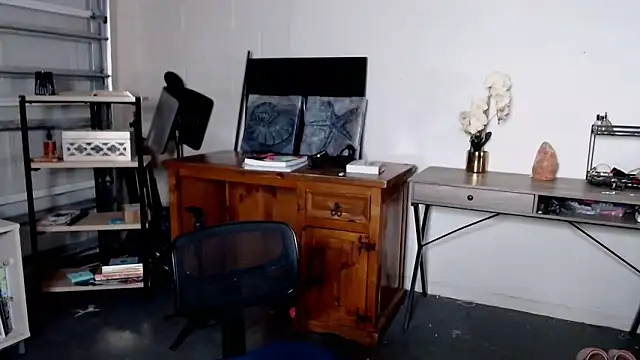 SashaEstrella online show from 20, 10, 2025