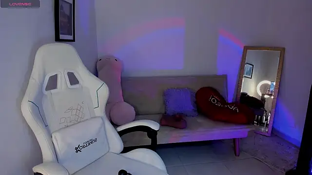 sweet pink  online show from 18, 4, 2026