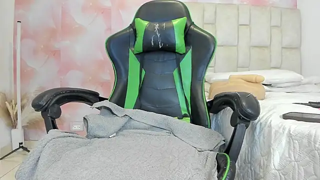 aida rose  online show from 14, 1, 2026