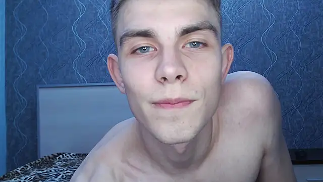 Student Oliver online show from 4, 3, 2025