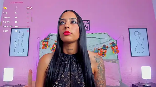 charlotte kisss online show from 23, 10, 2025