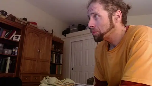 Snapshot of HandsumHungDaddy chatting on 9, 3, 2025 HandsumHungDaddy online show from 9, 3, 2025