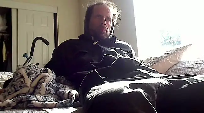 Snapshot of HandsumHungDaddy chatting on 17, 3, 2025 HandsumHungDaddy online show from 17, 3, 2025