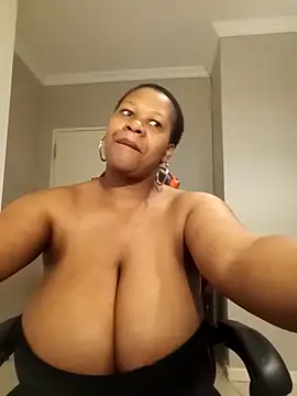 bustylisa1983 online show from 22, 11, 2025