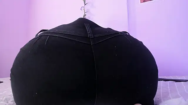 Samanta roberts1 online show from 3, 3, 2025