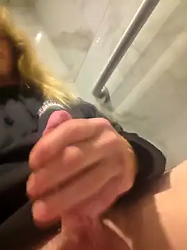 Travislovescum online show from 6, 11, 2025