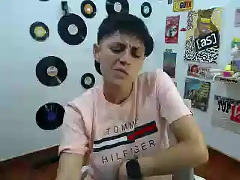 9 Fernanda 9 online show from 5, 3, 2025