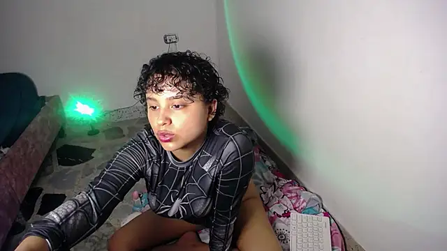 lou cute online show from 17, 12, 2025