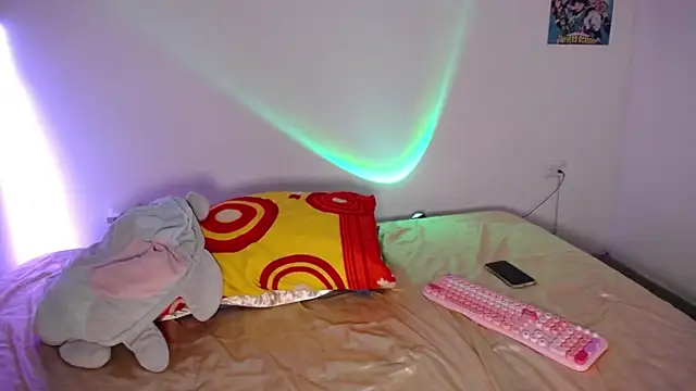 lou cute online show from 22, 4, 2026