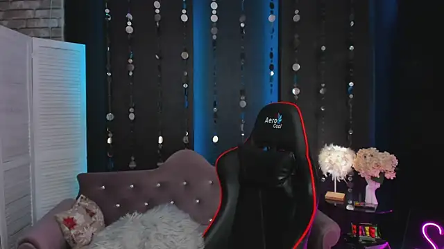 SarahCoksss online show from 4, 12, 2025