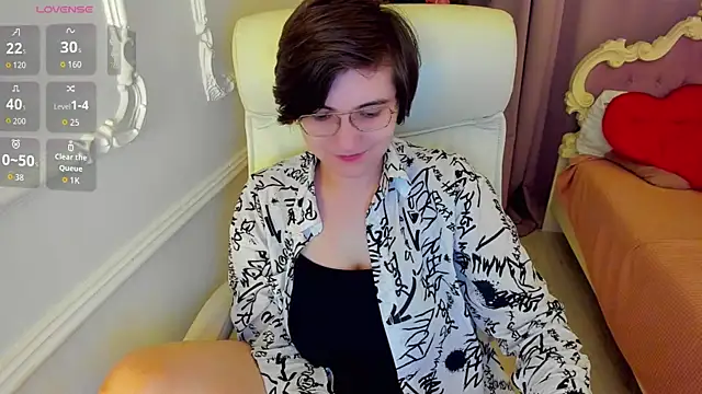 Snapshot of Lily_Marlin chatting on 24, 7, 2026 Lily Marlin online show from 24, 7, 2026