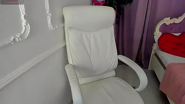 Snapshot of Lily_Marlin chatting on 29, 5, 2026 Lily Marlin online show from 29, 5, 2026