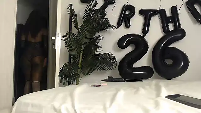 CurvyGlass online show from 16, 10, 2025