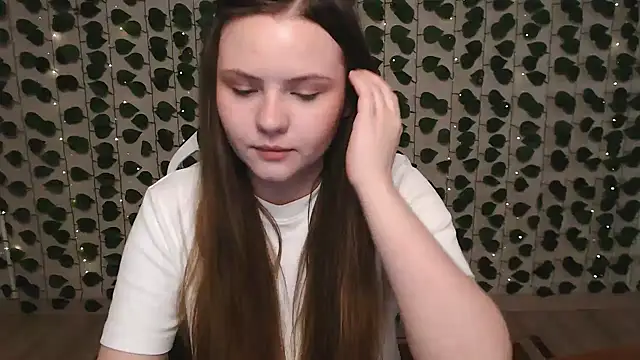 IxxiLiana online show from 6, 3, 2025