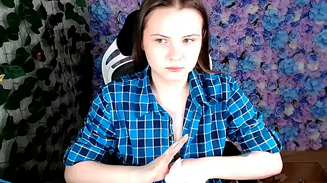 IxxiLiana online show from 10, 9, 2025