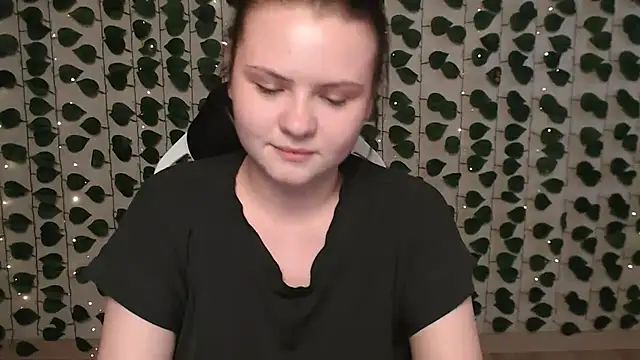 IxxiLiana online show from 4, 2, 2025