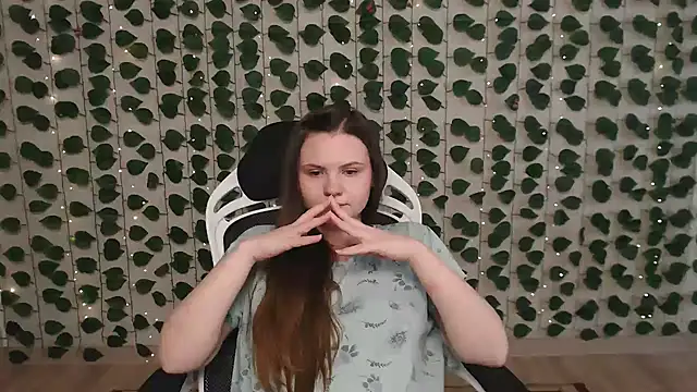IxxiLiana online show from 5, 3, 2025