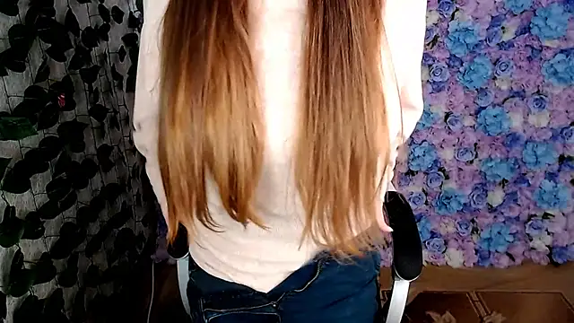 IxxiLiana online show from 6, 10, 2025