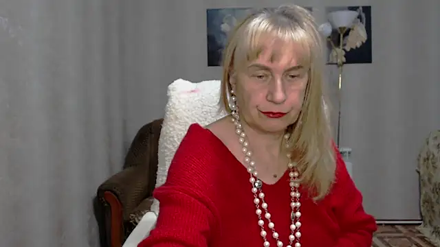 Snapshot of koroleva70 chatting on 1, 10, 2025 koroleva70 online show from 1, 10, 2025