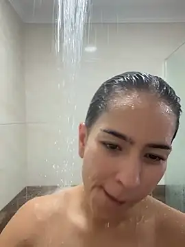 Snapshot of Mau_White chatting on 24, 5, 2026 Mau White online show from 24, 5, 2026