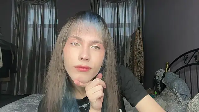 Snapshot of fcherthth chatting on 8, 1, 2026 fcherthth online show from 8, 1, 2026
