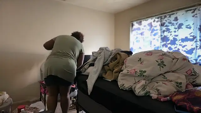 Yagurl  west online show from 5, 2, 2026