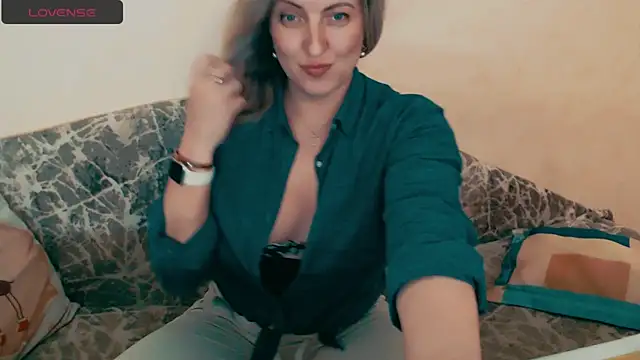 Snapshot of ElysonLang chatting on 3, 6, 2026 ElysonLang online show from 3, 6, 2026