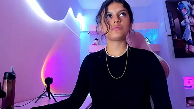 KristinWall online show from 10, 3, 2025