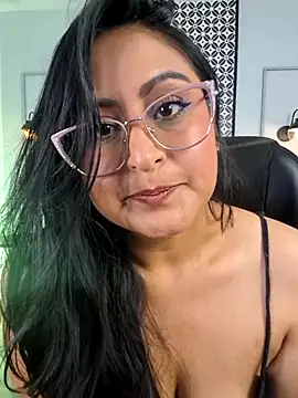 Snapshot of Amber_gold_ chatting on 7, 5, 2026 Amber gold online show from 7, 5, 2026