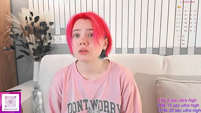 Snapshot of __KawaiiYuki__ chatting on 8, 11, 2025 KawaiiYuki online show from 8, 11, 2025