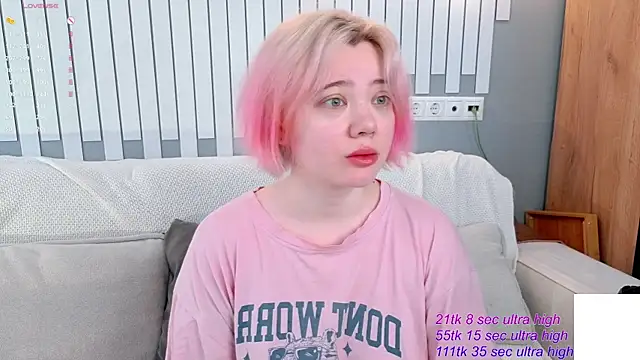   KawaiiYuki   online show from 24, 4, 2026