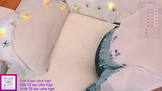 Snapshot of __KawaiiYuki__ chatting on 27, 10, 2025 KawaiiYuki online show from 27, 10, 2025