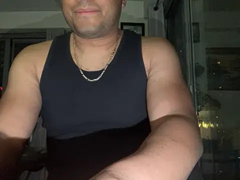 Snapshot of ThickDick_Daddy chatting on 4, 5, 2026 ThickDick Daddy online show from 4, 5, 2026