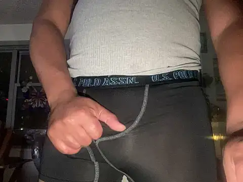 Snapshot of ThickDick_Daddy chatting on 25, 5, 2026 ThickDick Daddy online show from 25, 5, 2026
