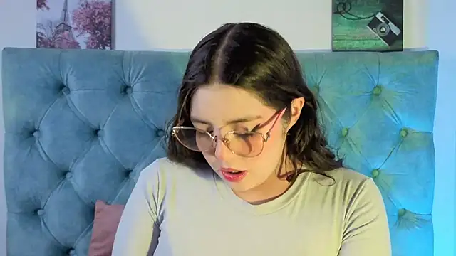 Paola Lyon  online show from 25, 9, 2025
