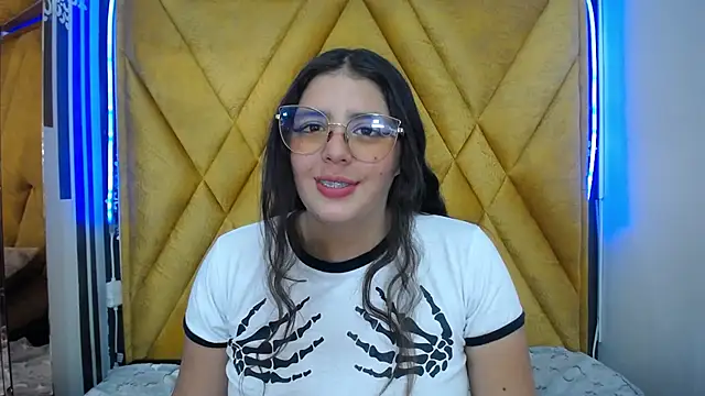 Paola Lyon  online show from 7, 2, 2025