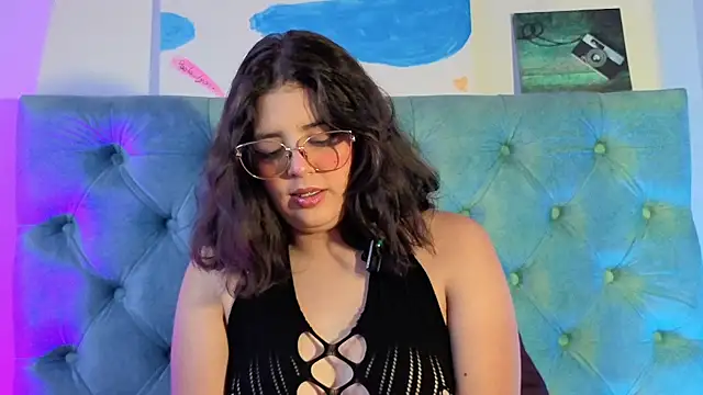 Paola Lyon  online show from 9, 3, 2026