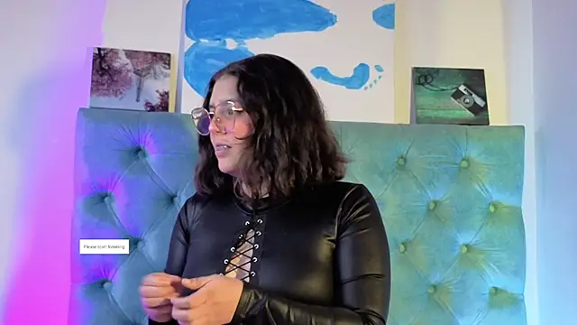 Paola Lyon  online show from 15, 1, 2026