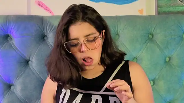 Paola Lyon  online show from 13, 2, 2026