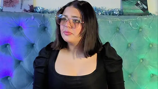 Paola Lyon  online show from 16, 12, 2025