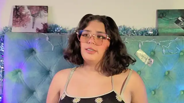 Paola Lyon  online show from 7, 1, 2026