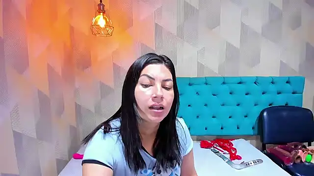 AdaFawxx online show from 18, 4, 2026