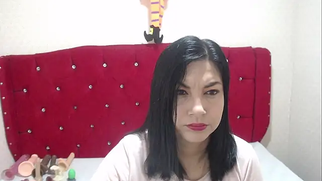 AdaFawxx online show from 16, 10, 2025