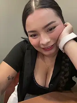 Snapshot of aneesa_darzi chatting on 7, 2, 2025 aneesa darzi online show from 7, 2, 2025