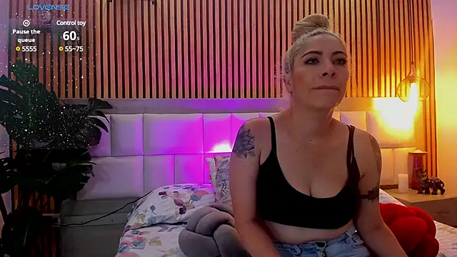 Viktoria Davis online show from 7, 1, 2025