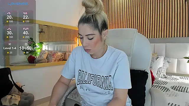 Viktoria Davis online show from 7, 12, 2024