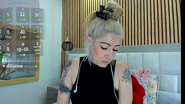 Viktoria Davis online show from 28, 12, 2024