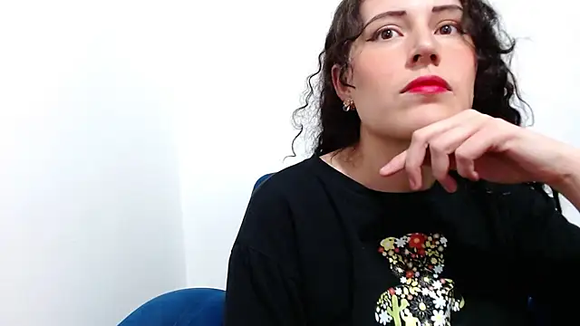 Snapshot of nadescomthxx chatting on 6, 7, 2026 nadescomthxx online show from 6, 7, 2026