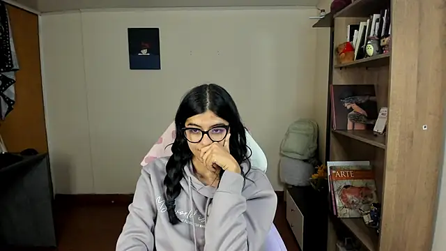 valerie  skyy online show from 18, 3, 2025